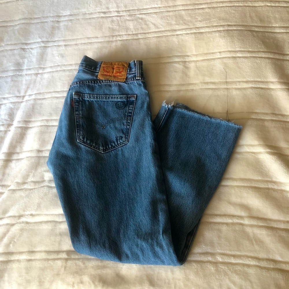 Low waisted Levi’s W33 L30